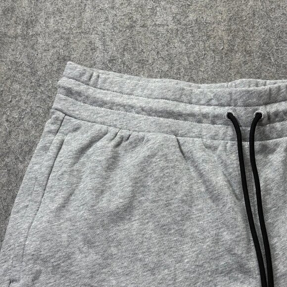 Fabletics Year Round Terry Shorts Men L Gray 7" Sweatshorts - Picture 2 of 13